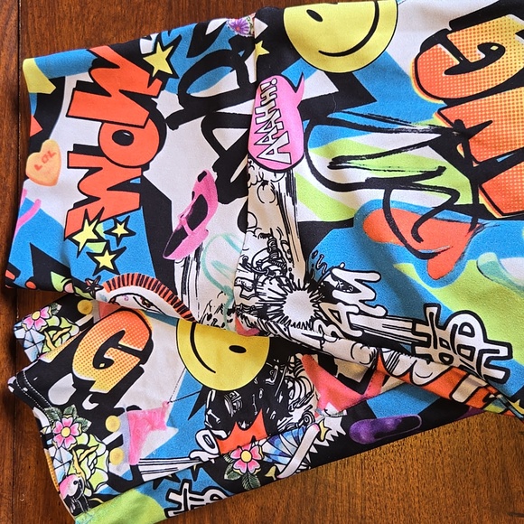 Emily Hsu Comic Print Capri Leggings - Picture 2 of 2